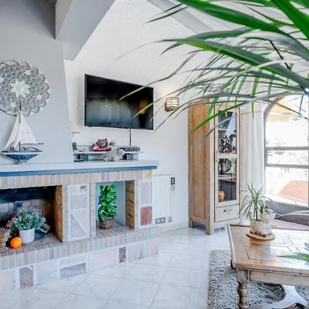 Apartment With Private Pool And Ifach View