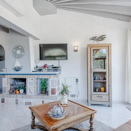 With Private Pool And Ifach View